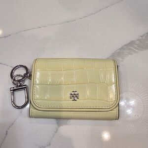 Tory Burch Emerson Croc Embossed Pastel Yellow Color Flap Card Case.